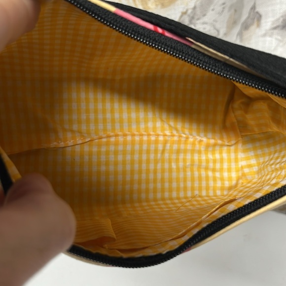 Stylish Cream Handbag with Graphic Print - Picture 2 of 4